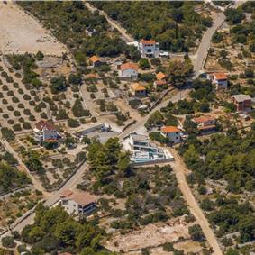 4 bedroom villa with heated pool and sea view in Vinišće, sleeps 8